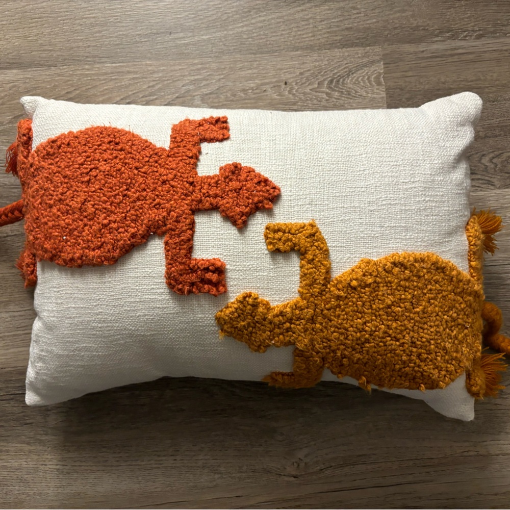 Opalhouse Jungalow Lizard pillow